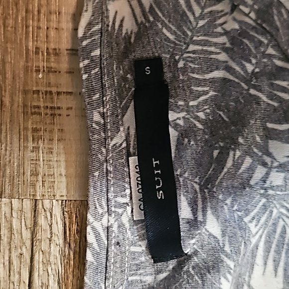 Mens small Suit Tee Shirt floral print Bahamas shirt - Picture 2 of 4